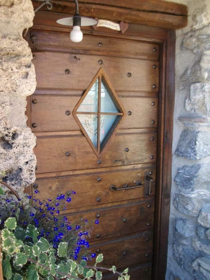 Le Petit Château de Vetan Saint-Pierre Exterior foto