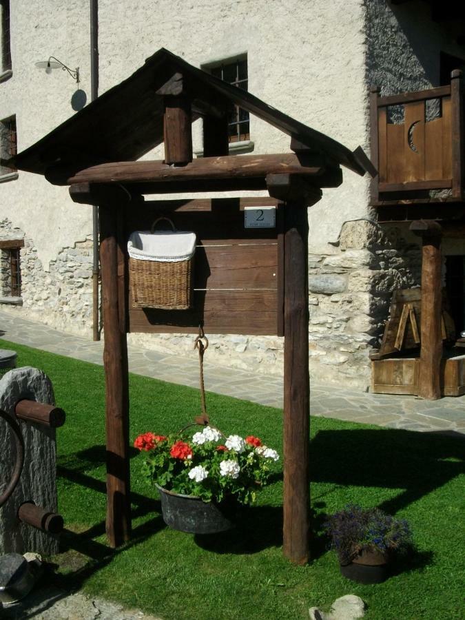 Le Petit Château de Vetan Saint-Pierre Exterior foto